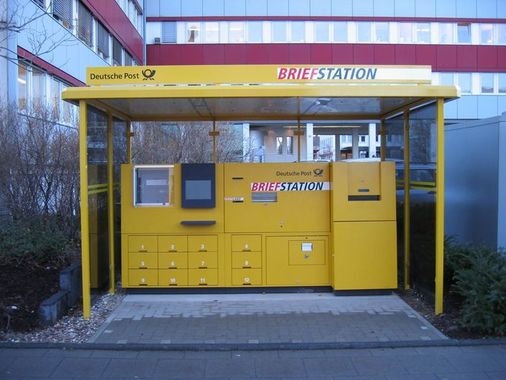 Briefstation in Köln (2005)