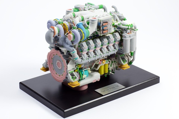 3D-Druck Modell eines 12-Zylinder-Dieselmotors